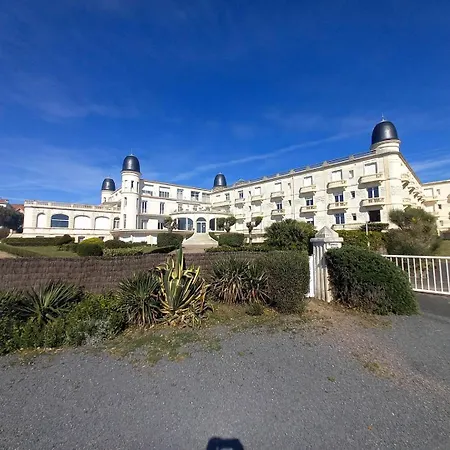 - Vue Magique Pour Cet Au 1er Etage - Du Golf *