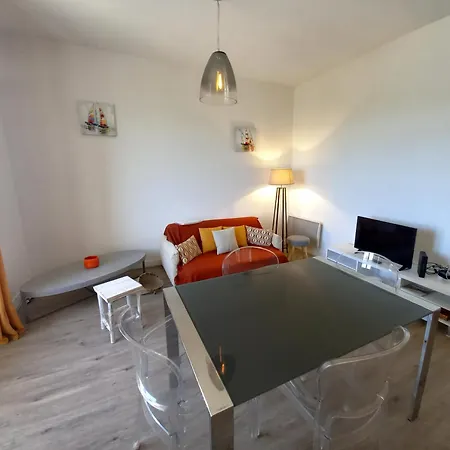 Apartment - Vue Magique Pour Cet Au 1er Etage - Du Golf Royan