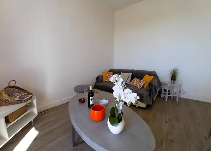 - Vue Magique Pour Cet Au 1er Etage - Du Golf *